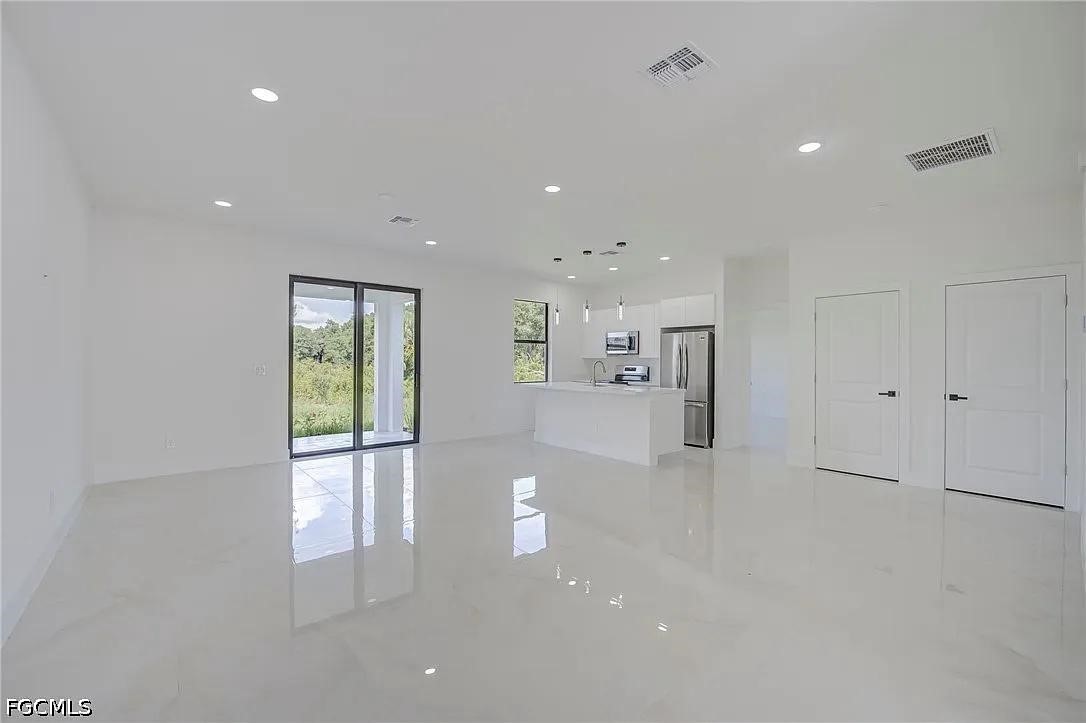 Residential Lease in Lehigh Acres 2