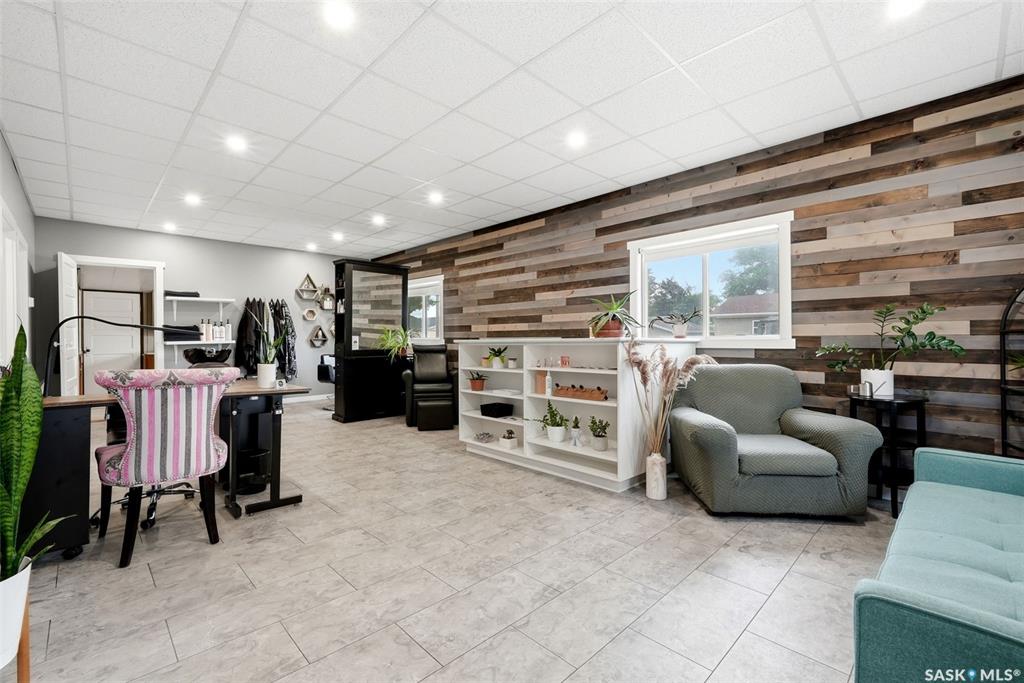 Commercial Sale in Southey 3