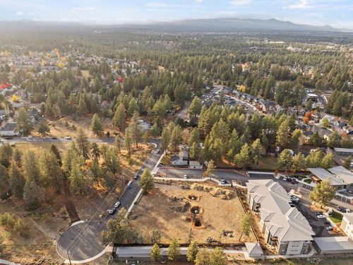 20192 Reed Ln, Bend, OR, 97702-2126 | Card Image