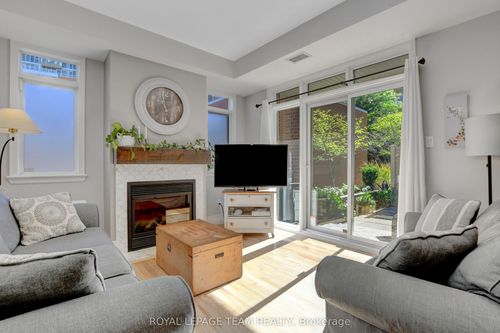 102-400 Mcleod St, Ottawa, ON, K2P1A6 | Card Image