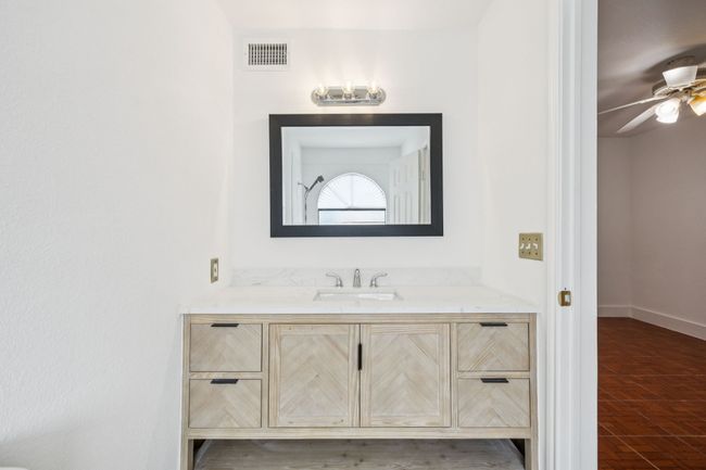 APT-410 - 6108 Abrams Rd, Condo with 2 bedrooms, 2 bathrooms and null parking in Dallas TX | Image 9