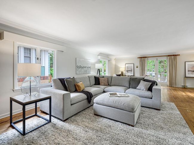8 - Living Room.jpg | Image 8
