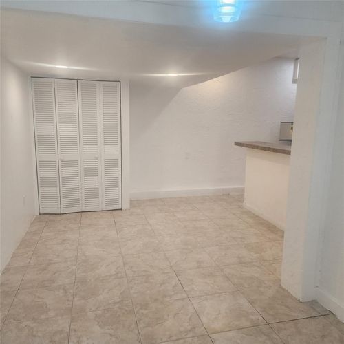 7800 Sw 9th St, North Lauderdale, FL, 33068-2235 | Card Image