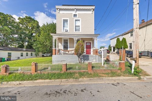 1603 Warren Ave, LANDOVER, MD, 20785-3923 | Card Image