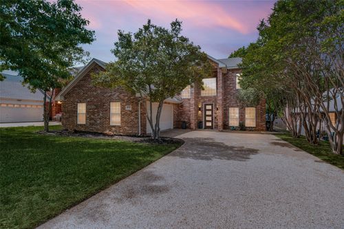 9727 Vinewood Dr, Dallas, TX, 75228-3774 | Card Image