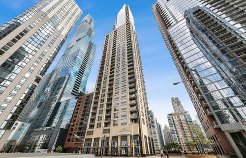 305-420 Waterside Dr, Chicago, IL, 60601-8000 | Card Image