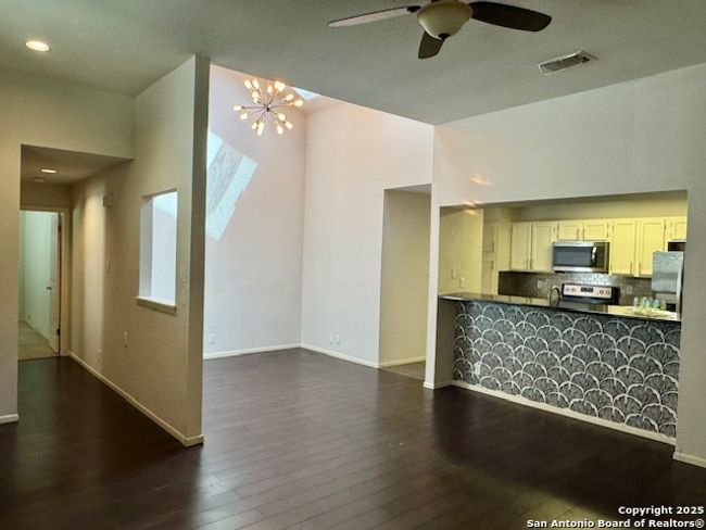 5739 Spring Moon St, House other with 2 bedrooms, 2 bathrooms and null parking in San Antonio TX | Image 8