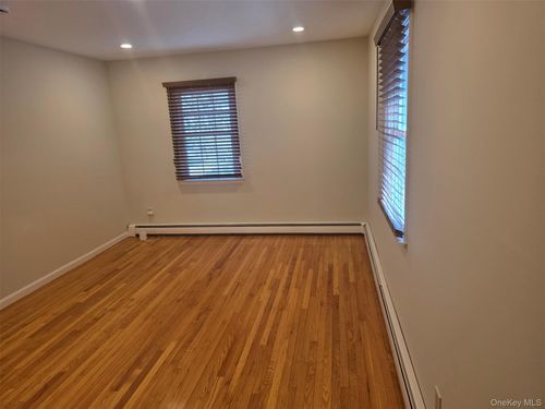 29 Carriage Hill Ln, Poughkeepsie, NY, 12603-4233 | Card Image