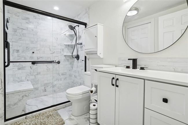 Bathroom | Image 9