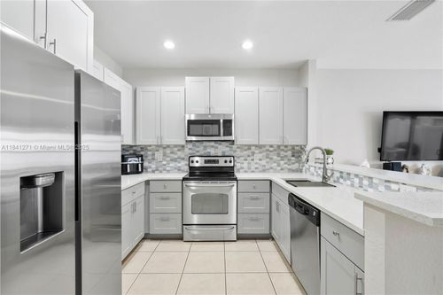 2979 Nw 30th Pl, Oakland Park, FL, 33311-8383 | Card Image