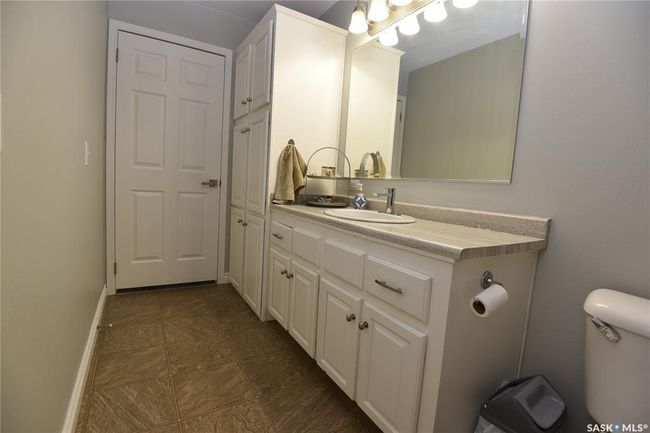 113 6 Th St E, House other with 5 bedrooms, 2 bathrooms and 4 parking in Nipawin SK | Image 18