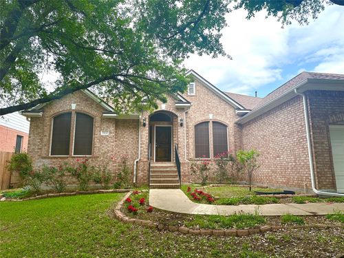 1904 Chasewood Dr, Austin, TX, 78727-6372 | Card Image