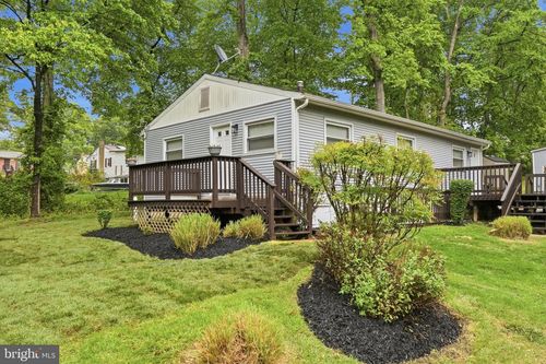 8402 Sleepy Hollow Rd, FORT WASHINGTON, MD, 20744-1829 | Card Image