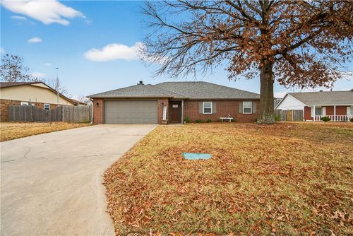 2006 S 11th St, Rogers, AR, 72758-6334 | Card Image