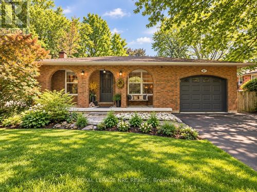 37 Spruceside Cres, Fonthill, ON, L3E0G1 | Card Image