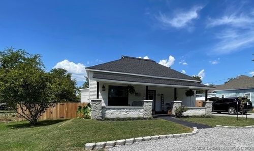 501 4th St, Haileyville, OK, 74546-2261 | Card Image