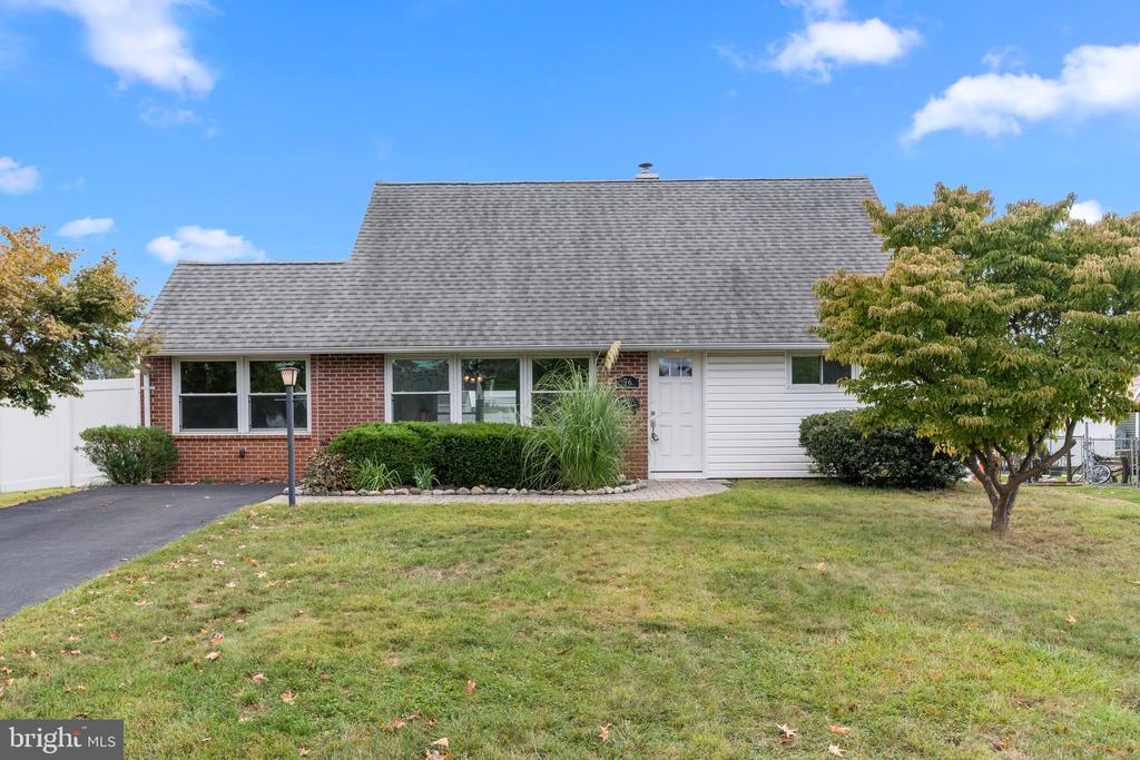 Cardinal Rd, Levittown, PA 19057
