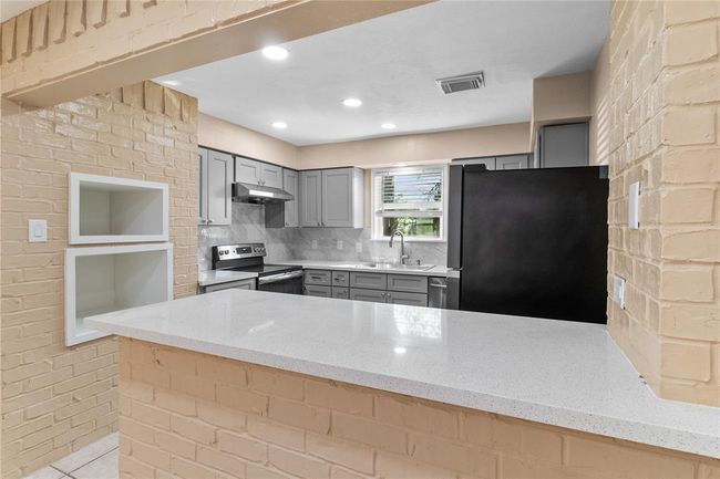 4201 Sevan St, House other with 2 bedrooms, 3 bathrooms and null parking in Bacliff TX | Image 9