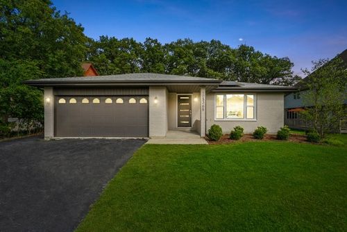 10S365 Skyline Dr, Burr Ridge, IL, 60527-6252 | Card Image