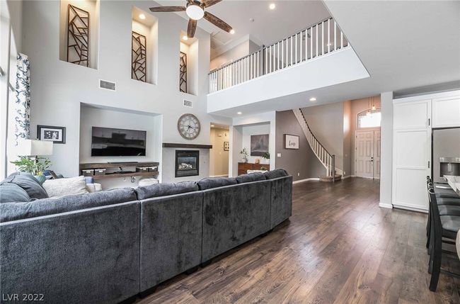 8816 Adobe Grande St, House other with 4 bedrooms, 3 bathrooms and null parking in Las Vegas NV | Image 9