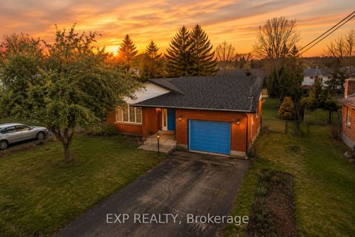 164 Colborne St W, Lindsay, ON, K9V5Z8 | Card Image