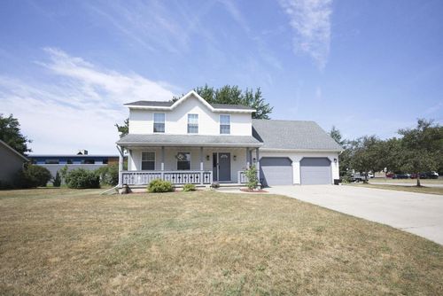 927 Lone Tree Ln, Prairie Du Sac, WI, 53578-1069 | Card Image