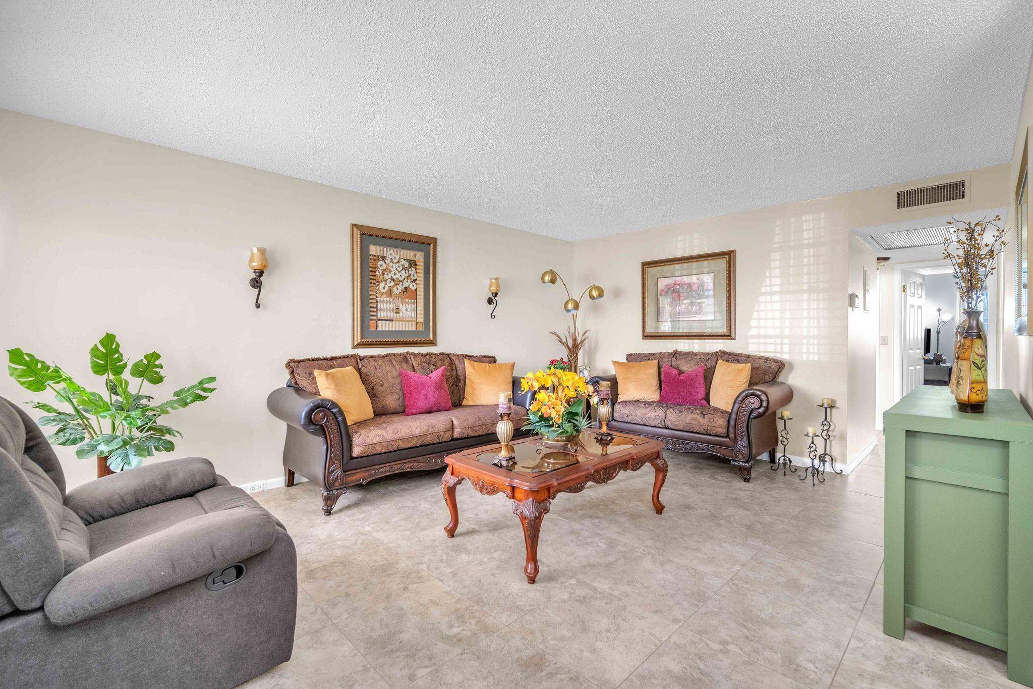 Newport U , Deerfield Beach, FL 33442