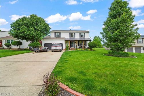 190 Chapel Hill Dr Nw, Warren, OH, 44483-1181 | Card Image