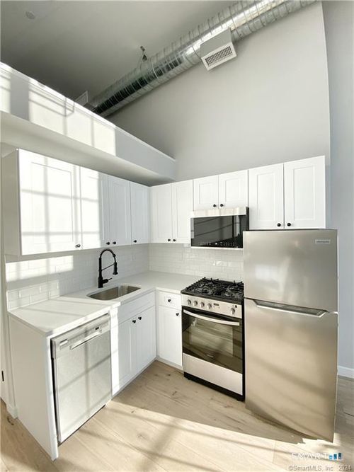 307-32 Main St, Norwalk, CT, 06851-4721 | Card Image
