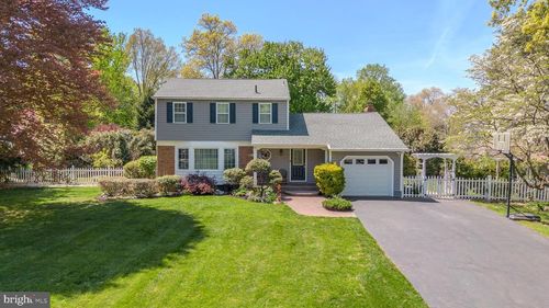 6 Millstone Dr, East Windsor, NJ, 08512-3012 | Card Image