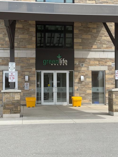 203-7400 Markham Rd, Markham, ON, L3S0C5 | Card Image