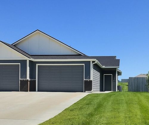 5753 Bristol St, Wichita, KS, 67220-6603 | Card Image