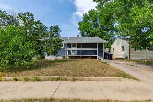 214 E Saint Anne St, Rapid City, SD, 57701-5666 | Card Image
