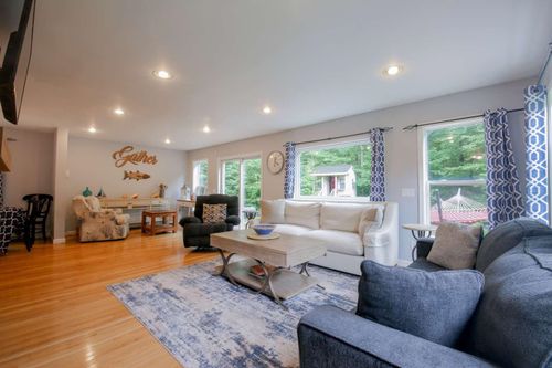 1180 North Rd, East Arlington, VT, 05252-9783 | Card Image