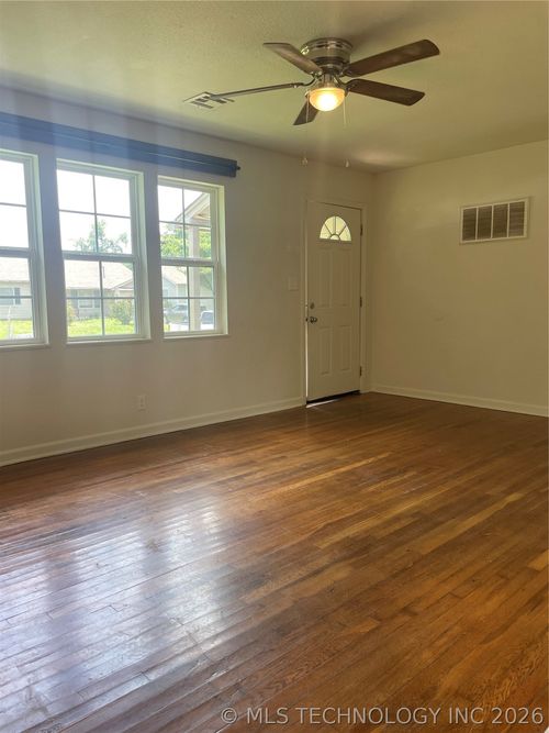 319 E 45th Place, Tulsa, OK, 74105 | Card Image