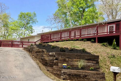 4431 Deer Run Dr, Louisville, TN, 37777-5224 | Card Image