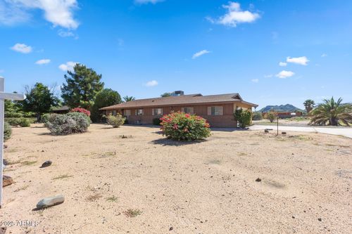 5027 W Soft Wind Dr, Glendale, AZ, 85310-3817 | Card Image
