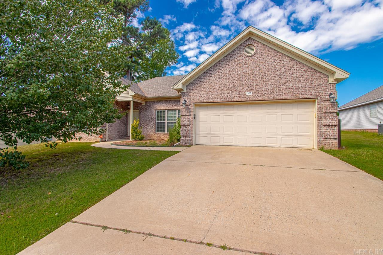 Montgomery Dr, Benton, AR 72015