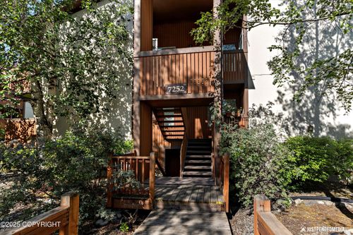 11c-7252 Foxridge Cir, Anchorage, AK, 99518-2708 | Card Image