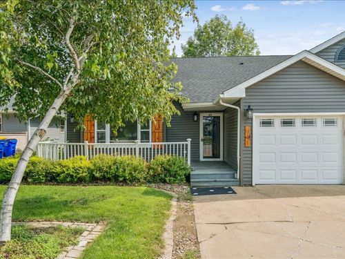 611 W Sovers St, Solon, IA, 52333-9636 | Card Image