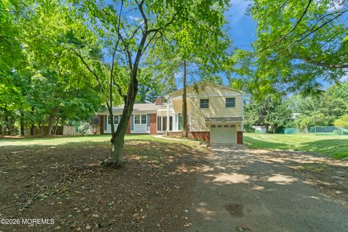673 Colts Neck Rd, Freehold, NJ, 07728-8105 | Card Image