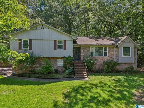 135 Cape Rd, HUEYTOWN, AL, 35023-5903 | Card Image