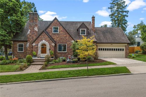 204 Hilltop Ave, Oakwood, OH, 45419-1520 | Card Image