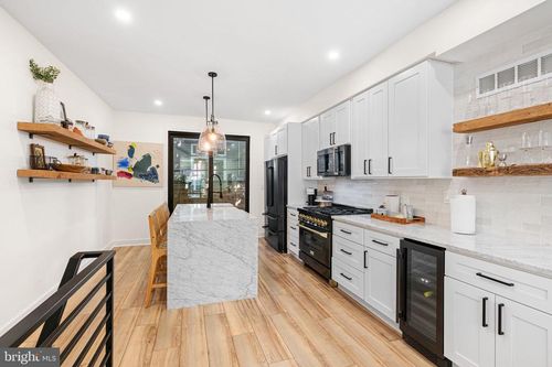 2231 Earp St, PHILADELPHIA, PA, 19146-4214 | Card Image