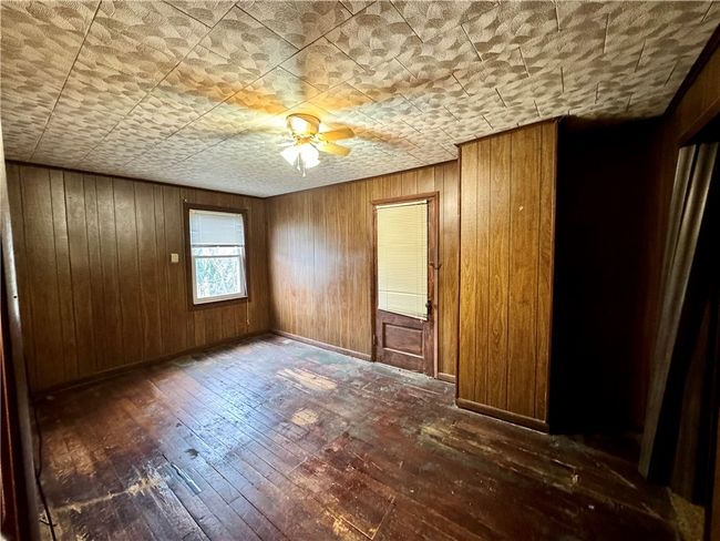 1043 Irwin St, House other with 3 bedrooms, 2 bathrooms and null parking in Aliquippa PA | Image 15