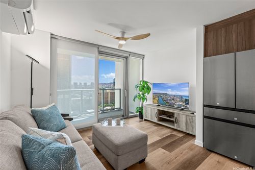 2205-1515 Liona St, Honolulu, HI, 96814-2442 | Card Image