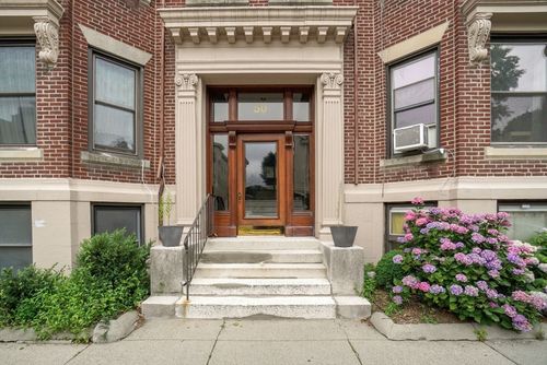 4-50 Saint Paul St, Brookline, MA, 02446-6526 | Card Image