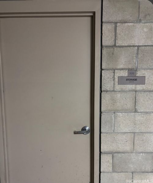 s306-1177 Queen St, Honolulu, HI, 96814-4138 | Card Image