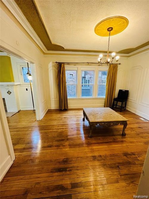 2919 Fullerton St, Detroit, MI, 48238-3301 | Card Image