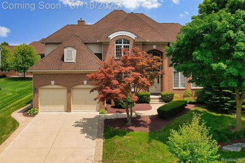 24352 Cavendish Ave W, Novi, MI, 48375-2357 | Card Image